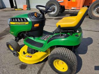 Газонокосарка John Deere D100 foto 4