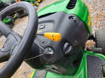Газонокосарка John Deere L110 2004 р. foto 19