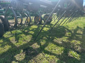 Культиватор John Deere 1000 11,2 м. foto 13