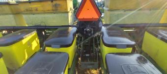 Сівалка пропашна пневматична John Deere 1750 - 8 рядна foto 5