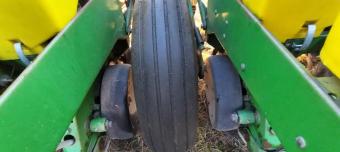 Сівалка пропашна пневматична John Deere 1750 - 8 рядна foto 6