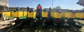 Сівалка пропашна пневматична John Deere 1750 - 8 рядна foto 6