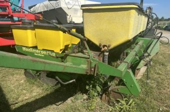 Сівалка пропашна пневматична John Deere 1750 - 8 рядна foto 2