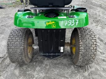 Газонокосарка John Deere D110 foto 5