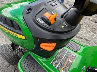 Газонокосарка John Deere D110 foto 14