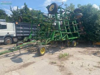 Культиватор John Deere 2210 13,6 м