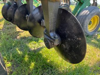 Дисковий глибокорозпушувач John Deere 2700 на 7 стійок foto 6