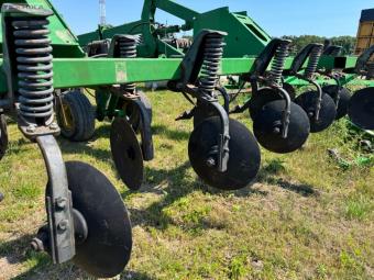 Дисковий глибокорозпушувач John Deere 2700 на 7 стійок foto 9