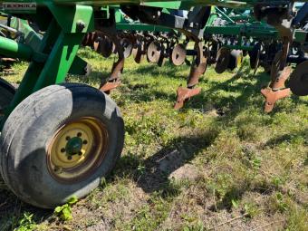 Дисковий глибокорозпушувач John Deere 2700  на 7 стійок foto 17