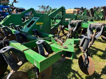 Дисковий глибокорозпушувач John Deere 2700  на 7 стійок foto 12