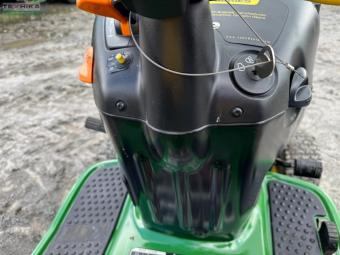 Газонокосарка John Deere LA120 foto 2