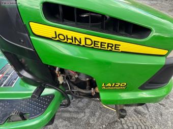 Газонокосарка John Deere LA120 foto 4