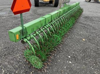 Ротаційна борона John Deere 400 - 6,1 м foto 5