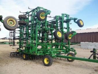 Культиватор John Deere 2210 13,5 м