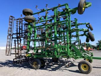 Культиватор John Deere 2210-16,2м