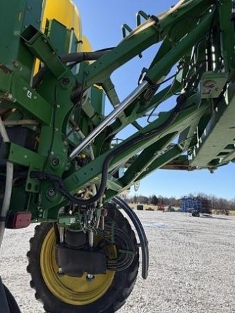 Обприскувач John Deere R4038 2017 року foto 19