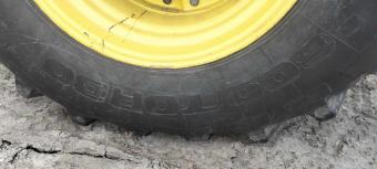 Трактор John Deere 8335R , 2013 року foto 18