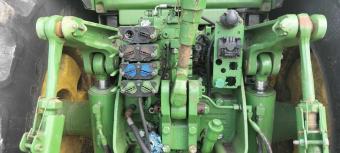 Трактор John Deere 8335R , 2013 року foto 11