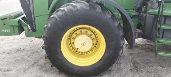 Трактор John Deere 8335R , 2013 року foto 17