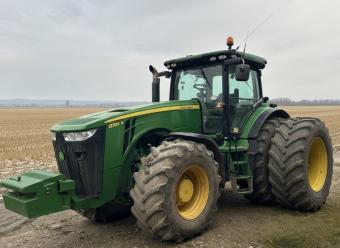 Трактор John Deere 8335R , 2012 рік