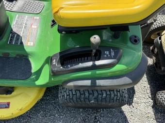 Газонокосарка John Deere D130 2011 p. foto 7
