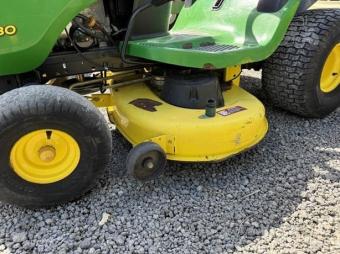 Газонокосарка John Deere D130 2011 p. foto 5