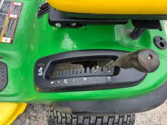 Газонокосарка John Deere D130 2011 p. foto 10