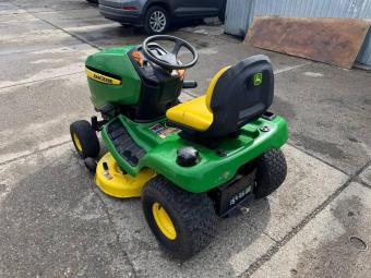 Газонокосарка John Deere X 300 foto 4