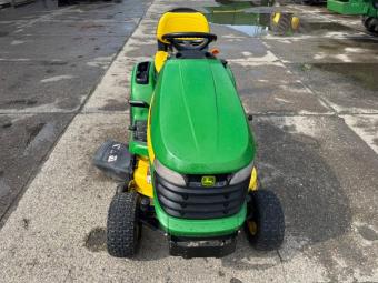 Газонокосарка John Deere X 300 foto 7