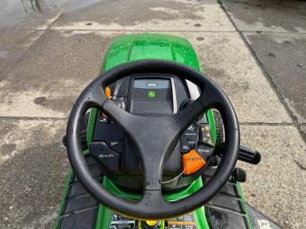 Газонокосарка John Deere X 300 foto 8