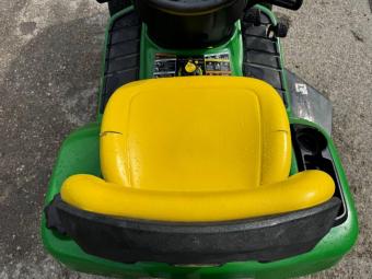 Газонокосарка John Deere X 300 foto 9