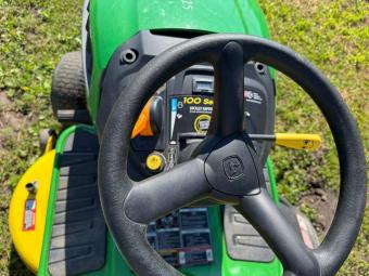 Газонокосарка John Deere E100 foto 6