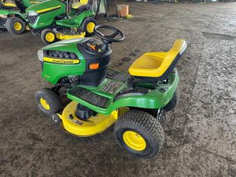 Газонокосарка John Deere E100 foto 2