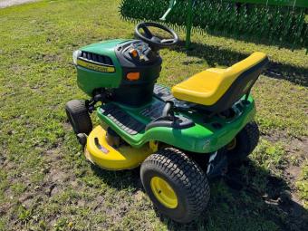 Газонокосарка John Deere E100 foto 11