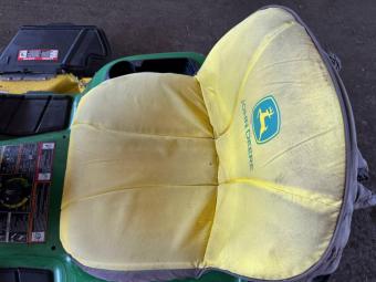 Газонокосарка John Deere X 320. foto 12