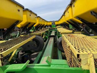 Сівалка John Deere 1780 Bauer Built (24 рядна) foto 9