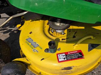 Газонокосарка John Deere X300 foto 8