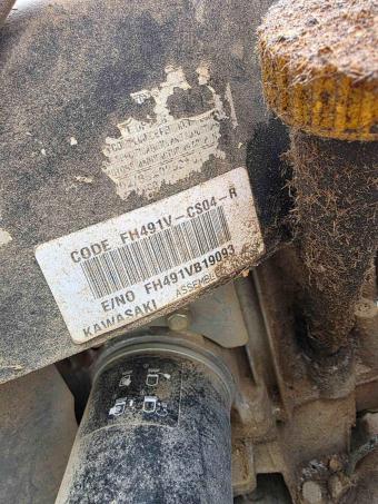 Газонокосарка John Deere X300 foto 17