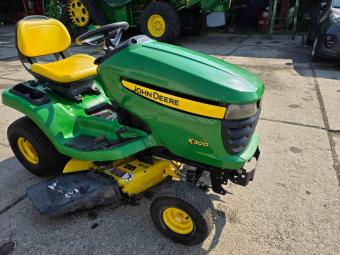 Газонокосарка John Deere X300