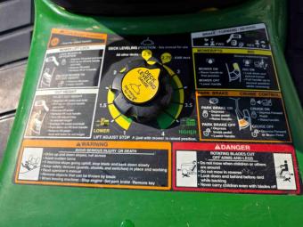 Газонокосарка John Deere X300 foto 14