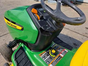 Газонокосарка John Deere X300 foto 10