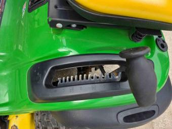 Газонокосарка John Deere E180 2013 р. foto 8