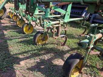 Просапний культиватор John Deere RM foto 8
